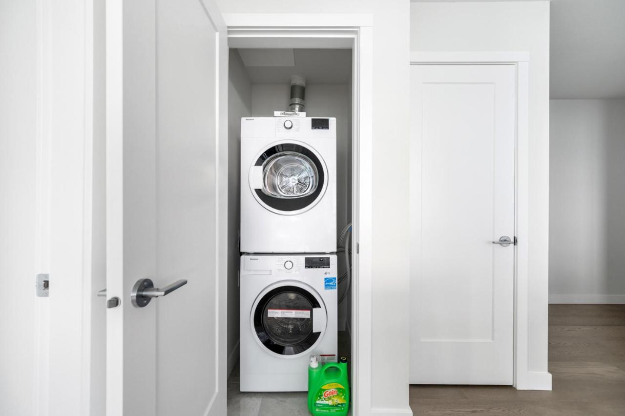 Urban Oasis: Stylish Apartment Retreat At Ubc Ванкувер Экстерьер фото