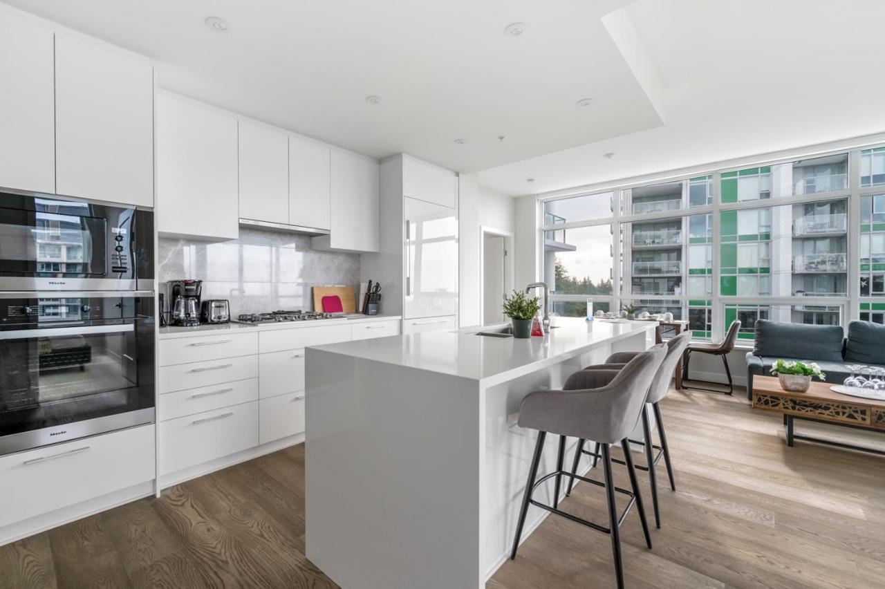 Urban Oasis: Stylish Apartment Retreat At Ubc Ванкувер Экстерьер фото