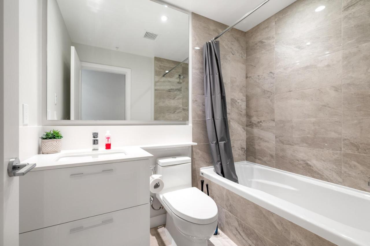 Urban Oasis: Stylish Apartment Retreat At Ubc Ванкувер Экстерьер фото