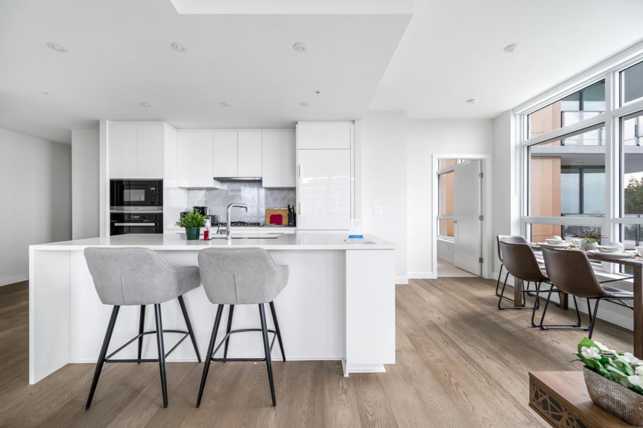 Urban Oasis: Stylish Apartment Retreat At Ubc Ванкувер Экстерьер фото