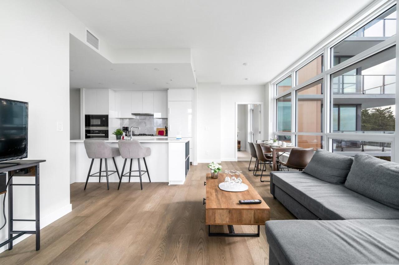 Urban Oasis: Stylish Apartment Retreat At Ubc Ванкувер Экстерьер фото