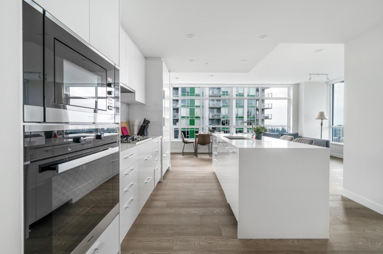 Urban Oasis: Stylish Apartment Retreat At Ubc Ванкувер Экстерьер фото